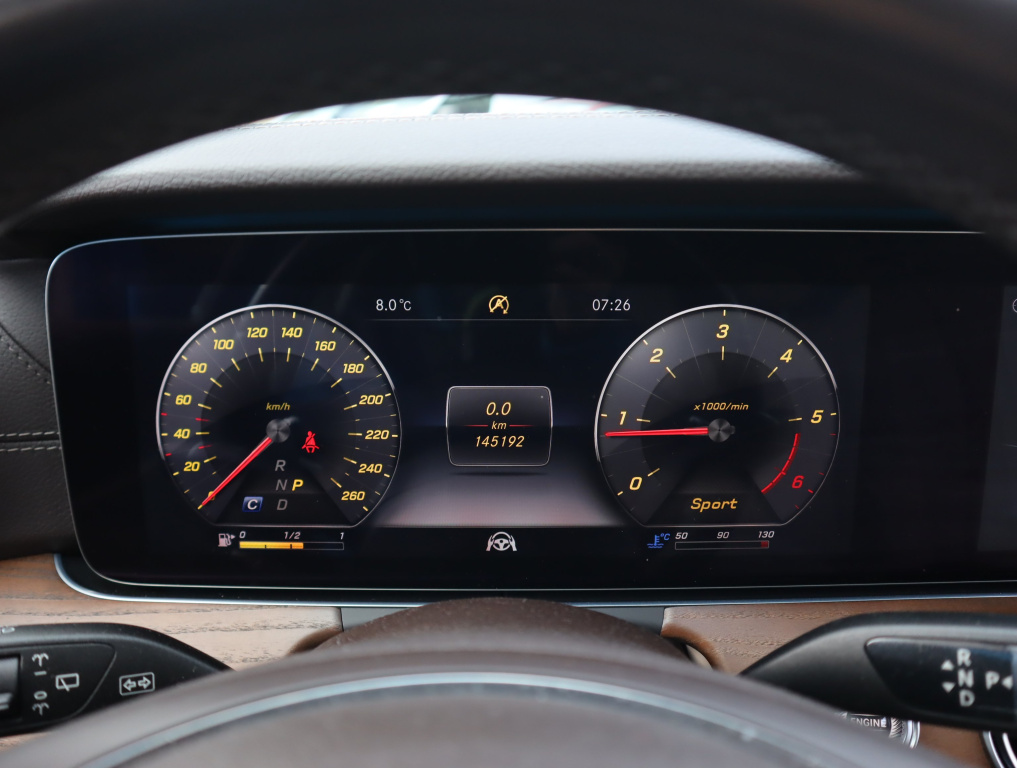 Mercedes-Benz E