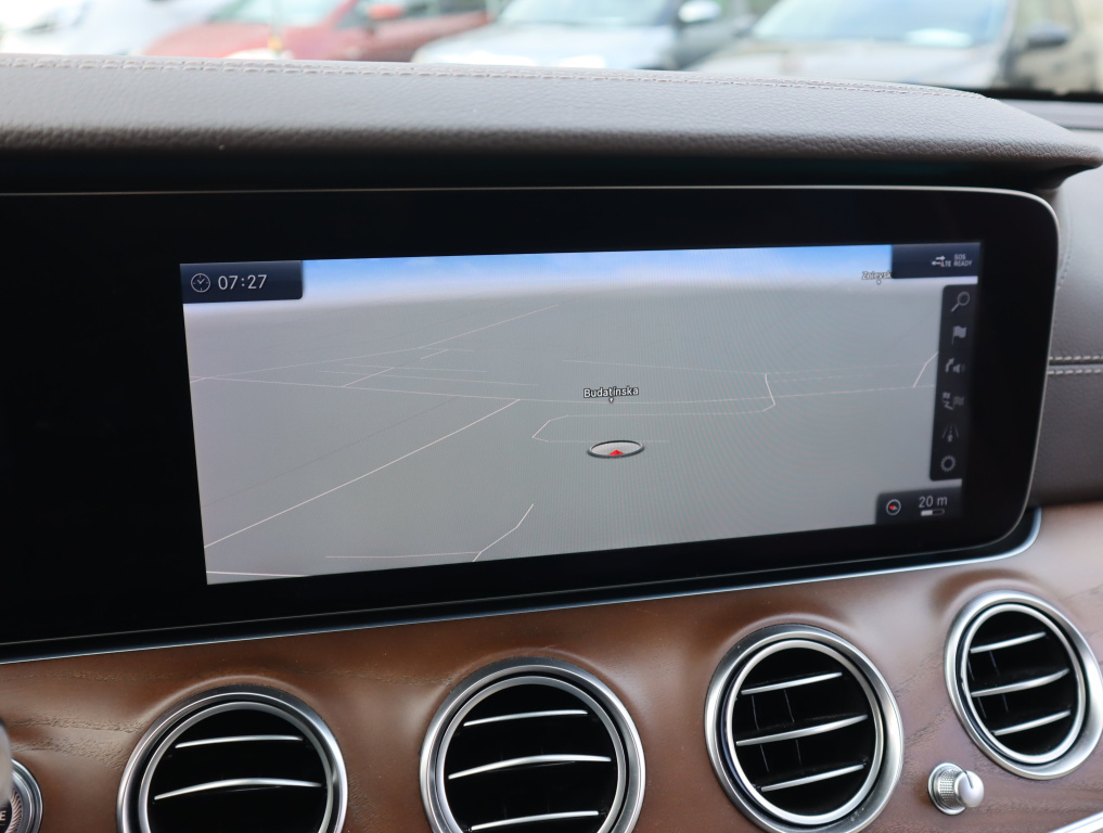 Mercedes-Benz E