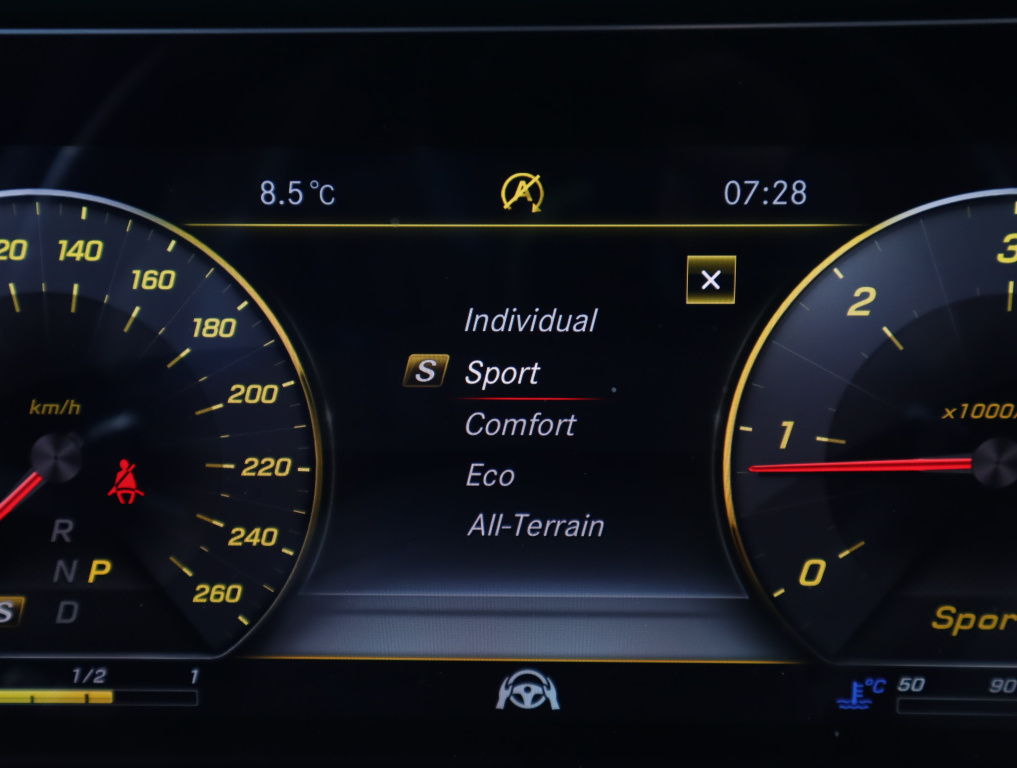 Mercedes-Benz E