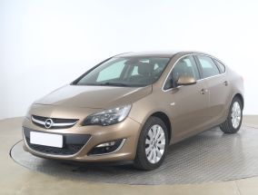 Opel Astra - 2014
