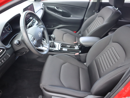 Hyundai i30 Fastback 1.5 T-GDI MHEV 48V