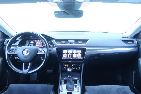 Škoda Superb iV 1.4 TSI PHEV