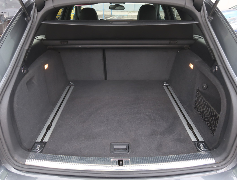 Audi A4, 2015