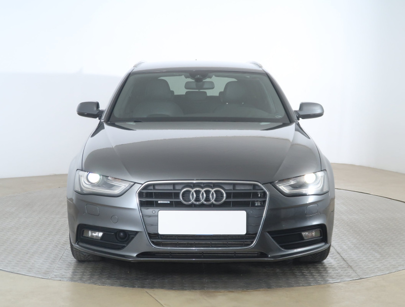 Audi A4, 2015