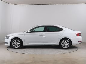 Škoda Superb - 2015