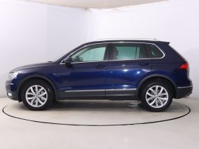 Volkswagen Tiguan - 2016