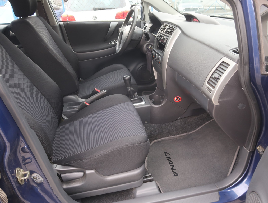 Suzuki Liana