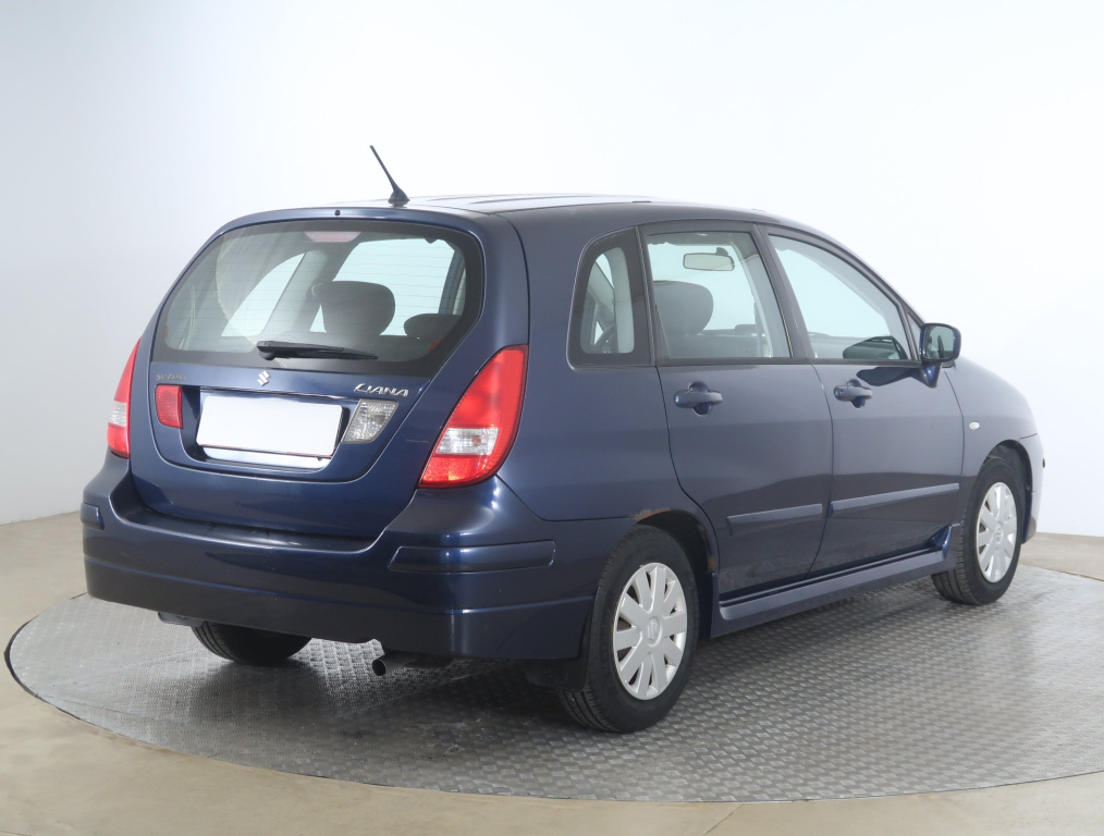 Suzuki Liana