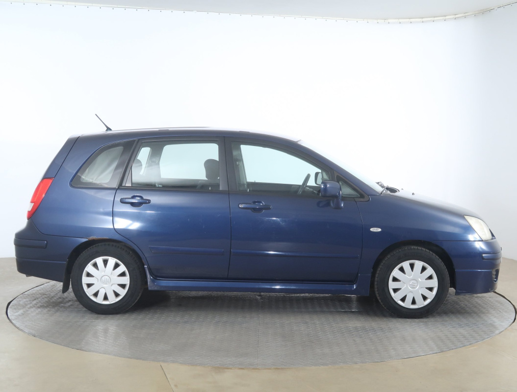 Suzuki Liana