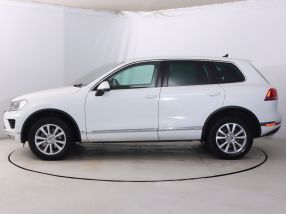 Volkswagen Touareg - 2015