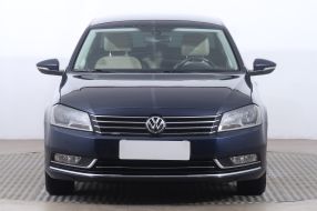 Volkswagen Passat - 2012