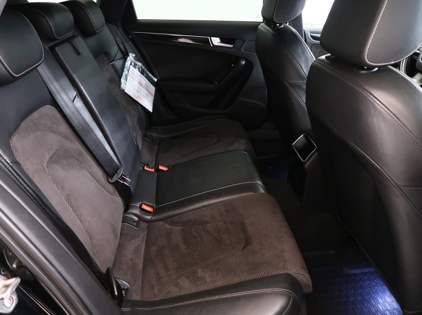 Audi A4, 2011