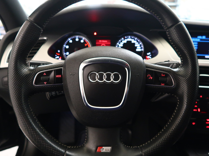 Audi A4, 2011