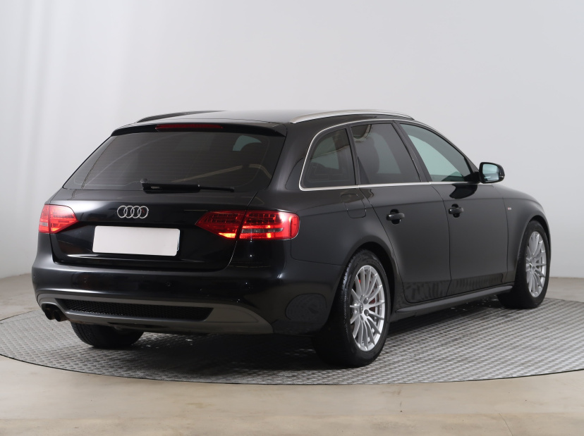 Audi A4, 2011