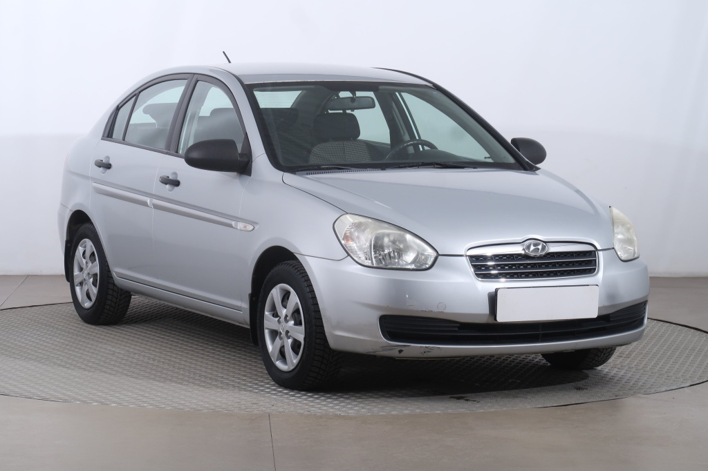 Hyundai Accent, 2010