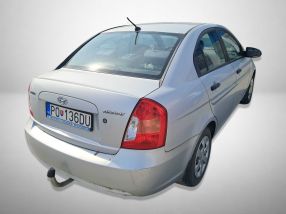 Hyundai Accent - 2010