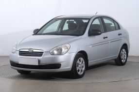 Hyundai Accent - 2010