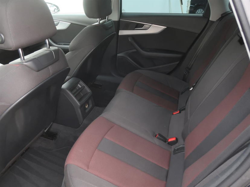 Audi A4, 2016