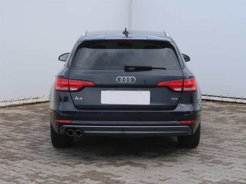 Audi A4, 2016