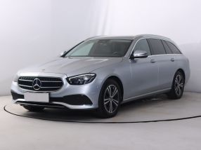 Mercedes-Benz E - 2021