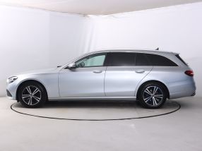 Mercedes-Benz E - 2021