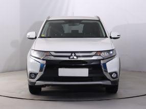 Mitsubishi Outlander - 2015