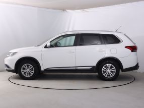 Mitsubishi Outlander - 2015