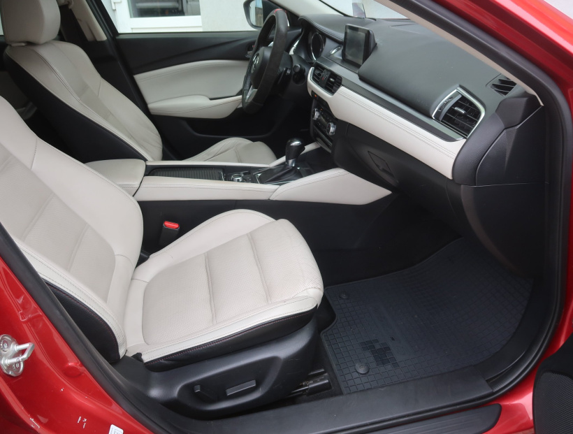 Mazda 6, 2015