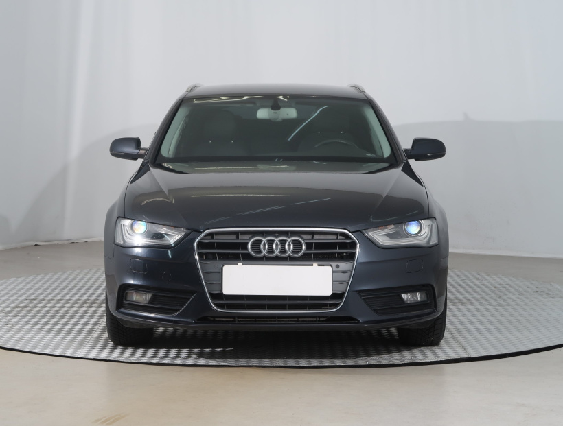 Audi A4, 2013