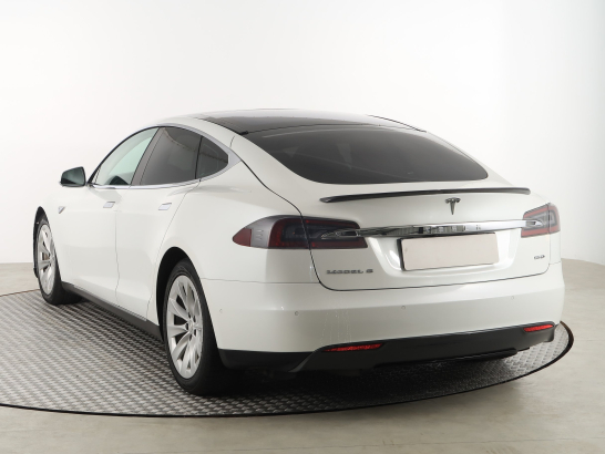 Tesla Model S 85D