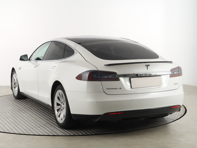 Tesla Model S 85D