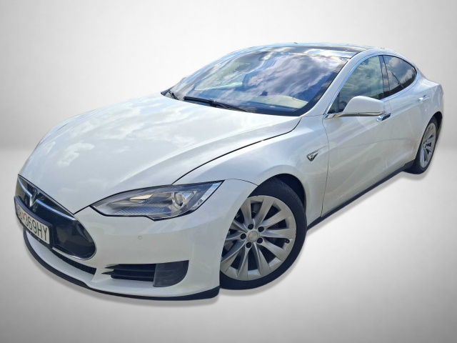 Tesla Model S 2015