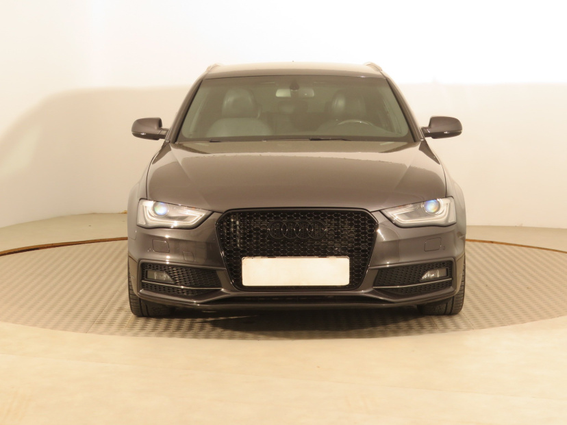 Audi A4, 2013