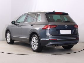 Volkswagen Tiguan - 2016