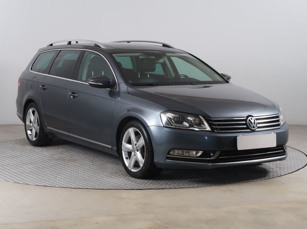 Volkswagen Passat, 2011