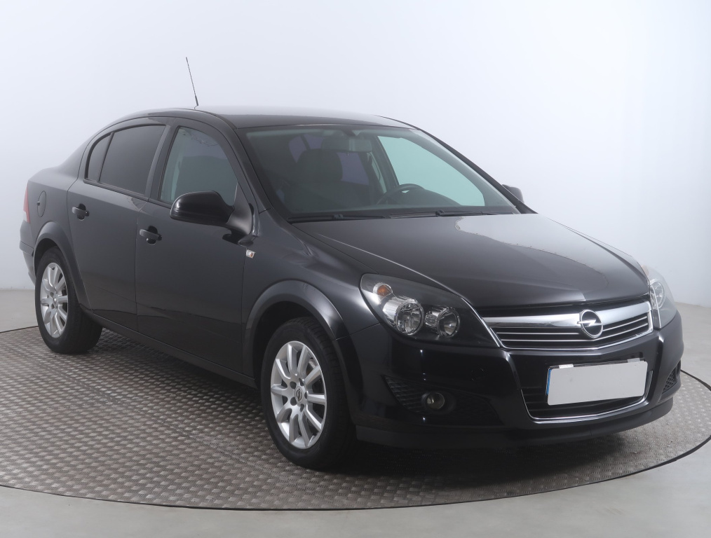 Opel Astra, 2011