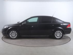 Opel Astra - 2011