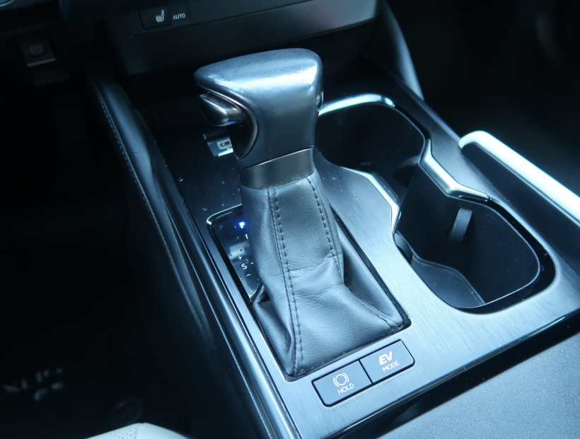 Lexus ES, 2023