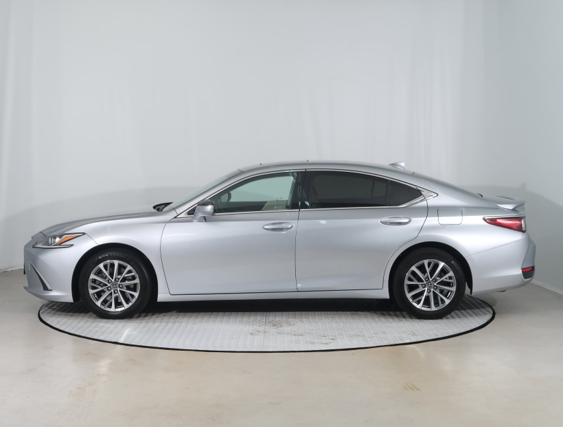 Lexus ES, 2023