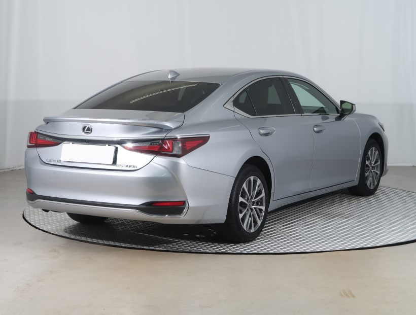 Lexus ES, 2023