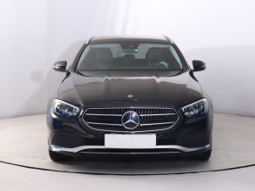 Mercedes-Benz E - 2021