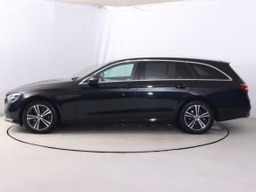 Mercedes-Benz E - 2021