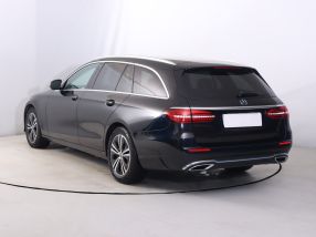 Mercedes-Benz E - 2021