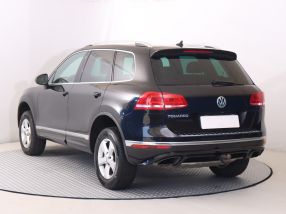 Volkswagen Touareg - 2016