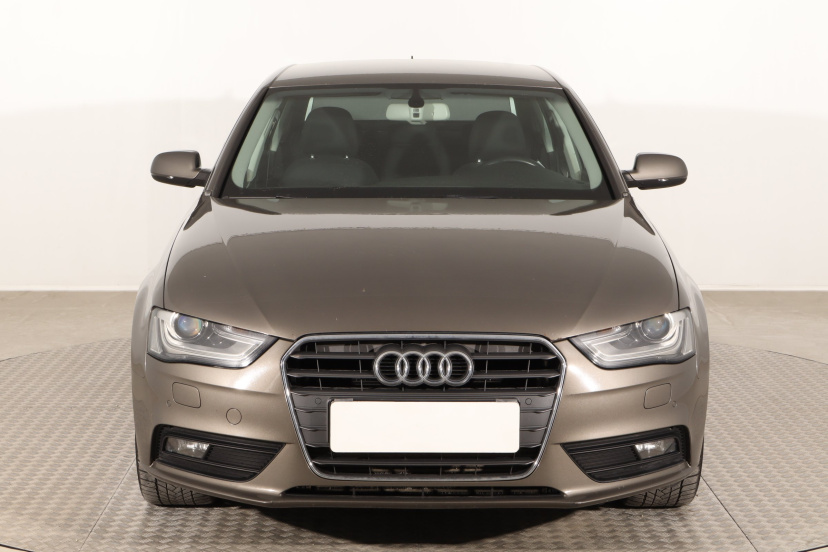 Audi A4, 2014