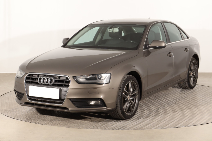 Audi A4, 2014