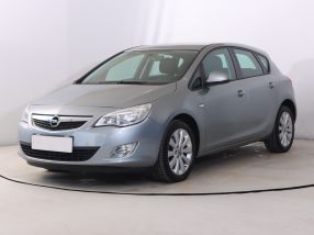 Opel Astra - 2013