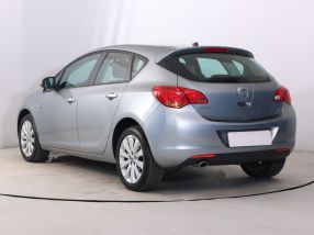 Opel Astra - 2013