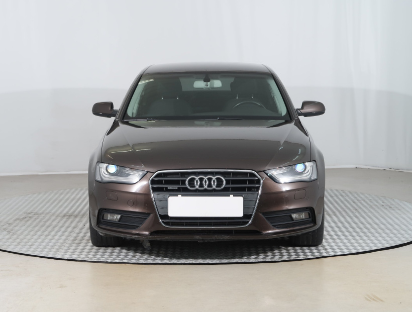 Audi A4, 2013