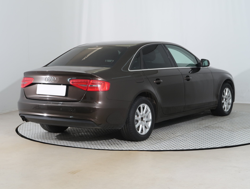 Audi A4, 2013
